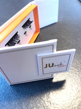 Lade das Bild in den Galerie-Viewer, JUlook. Clear