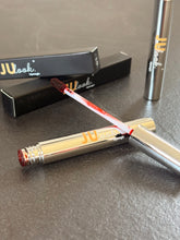 Lade das Bild in den Galerie-Viewer, JUlook. Lipmagic