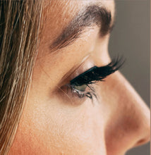 Lade das Bild in den Galerie-Viewer, JUlook. Brave