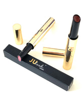 Lade das Bild in den Galerie-Viewer, JUlook. Lipbalm