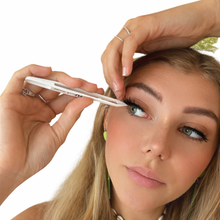 Lade das Bild in den Galerie-Viewer, JUlook. Pinzette