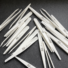 Lade das Bild in den Galerie-Viewer, JUlook. Pinzette