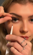 Lade das Bild in den Galerie-Viewer, JUlook. Pinzette