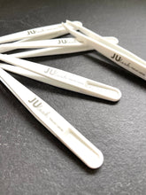 Lade das Bild in den Galerie-Viewer, JUlook. Pinzette