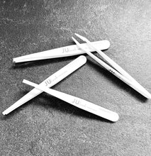 Lade das Bild in den Galerie-Viewer, JUlook. Pinzette