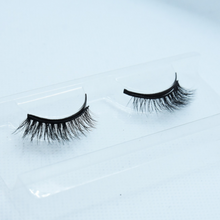 Lade das Bild in den Galerie-Viewer, JUlook. Purely