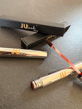 Lade das Bild in den Galerie-Viewer, JUlook. Lipmagic
