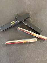 Lade das Bild in den Galerie-Viewer, JUlook. Lipmagic
