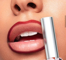 Lade das Bild in den Galerie-Viewer, JUlook. Lipmagic
