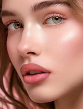 Lade das Bild in den Galerie-Viewer, JUlook. Lipmagic
